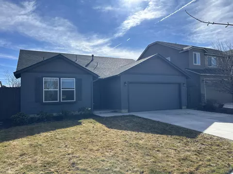 2412 NW Ivy Ave, Redmond, OR 97756