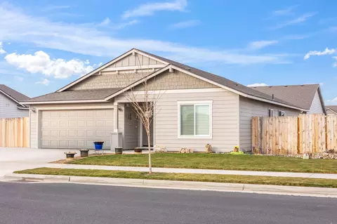 224 NW Monte Vista Ave, Madras, OR 97741