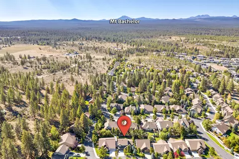 View/Area - 60813 Scotts Bluff Pl, Bend, OR 97702 photo 1 of 4