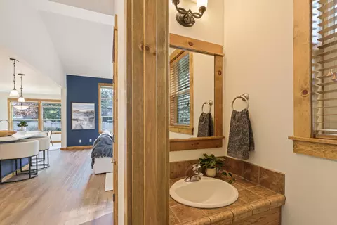 Entry Way - 60813 Scotts Bluff Pl, Bend, OR 97702 photo 3 of 4