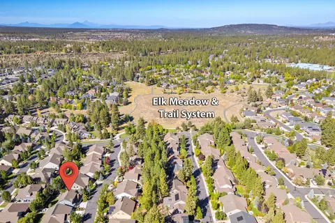 View/Area - 60813 Scotts Bluff Pl, Bend, OR 97702 photo 2 of 4