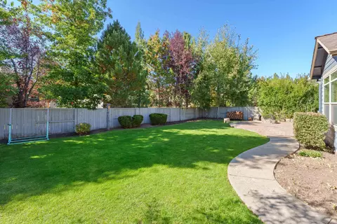 Exterior - 60813 Scotts Bluff Pl, Bend, OR 97702 photo 9 of 9