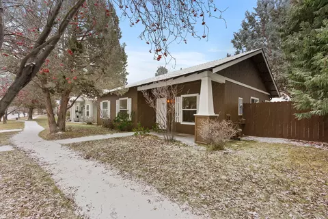 61182 Larkspur Loop, Bend, OR 97702 photo 2