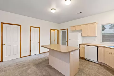 61182 Larkspur Loop, Bend, OR 97702 photo 11