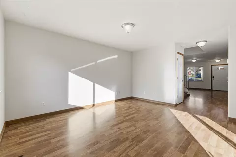 Living - 945 Win Way, Eagle Point, OR 97524 photo 5 of 7