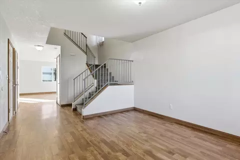 Living - 945 Win Way, Eagle Point, OR 97524 photo 1 of 7