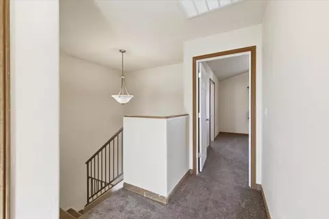 Entry Way - 945 Win Way, Eagle Point, OR 97524 photo 2 of 3