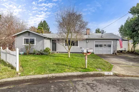 1145 SW Louise Cir, Grants Pass, OR 97526