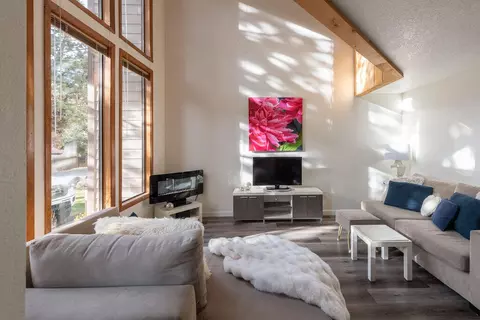 2136 NW Harriman St, Bend, OR 97703