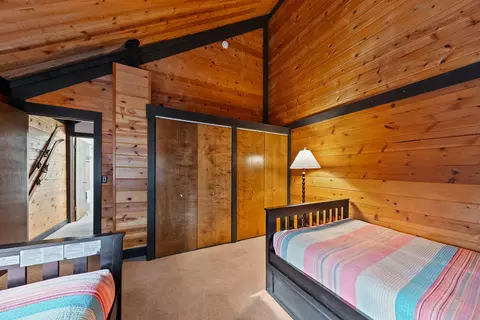 Bedroom - 57377 Overlook Rd, Sunriver, OR 97707 photo 5 of 7