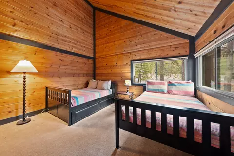 Bedroom - 57377 Overlook Rd, Sunriver, OR 97707 photo 6 of 7