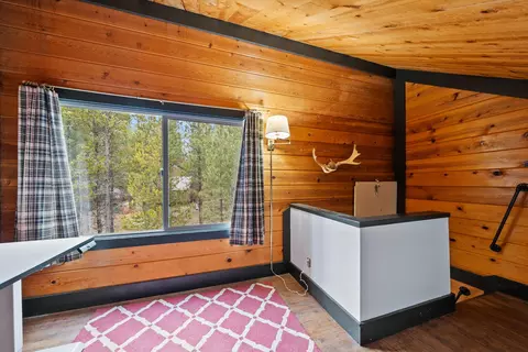 Entry Way - 57377 Overlook Rd, Sunriver, OR 97707 photo 2 of 3