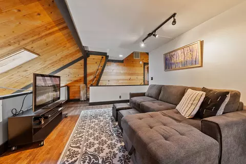 Living - 57377 Overlook Rd, Sunriver, OR 97707 photo 9 of 9