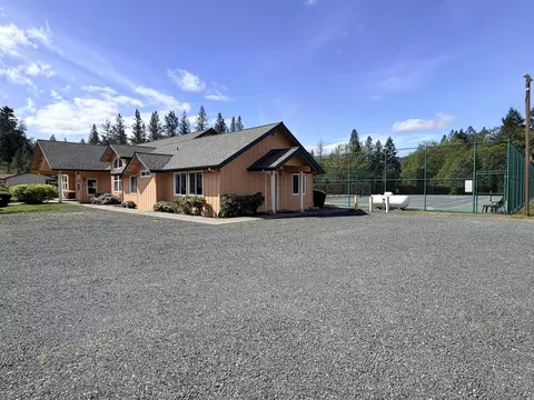 Exterior - 340 Cedar Ridge Dr, Cave Junction, OR 97523 photo 7 of 8