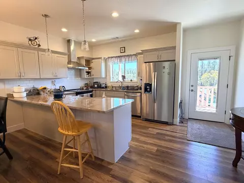 Kitchen - 340 Cedar Ridge Dr, Cave Junction, OR 97523 photo 2 of 3