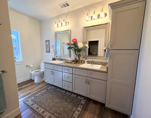 Bath - 340 Cedar Ridge Dr, Cave Junction, OR 97523 photo 1 of 6