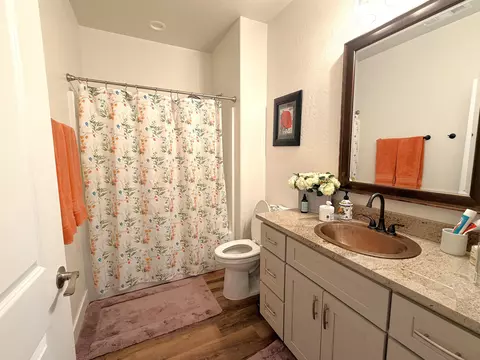 Bath - 340 Cedar Ridge Dr, Cave Junction, OR 97523 photo 5 of 6