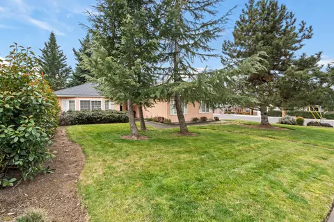 3402 Lone Pine Rd, Medford, OR 97504