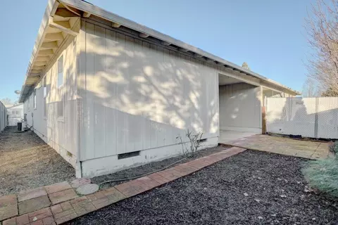 Exterior - 417 Crystal Dr, Eagle Point, OR 97524 photo 7 of 9