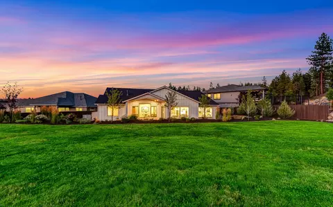 2029 NW Lobinie Ct, Bend, OR 97703