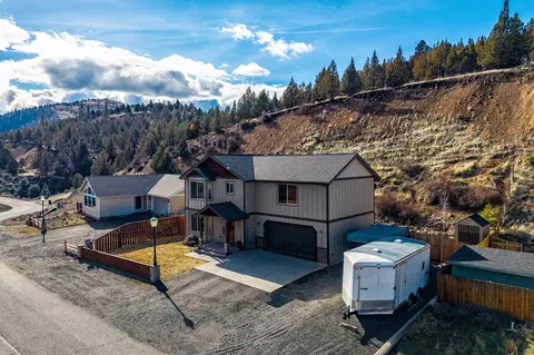 239 Elkview Dr, Canyon City, OR 97820