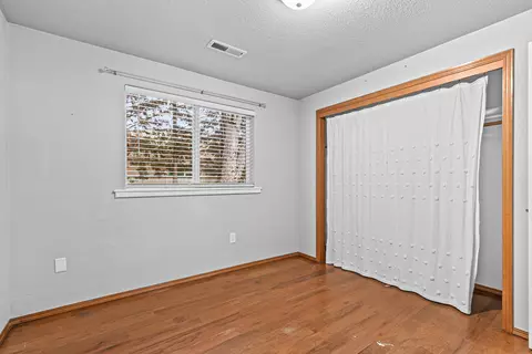 Bedroom - 388 Crystal Dr, Eagle Point, OR 97524 photo 1 of 5