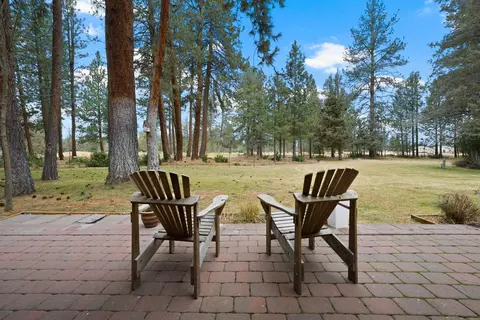 Exterior - 20380 Tailblock Rd, Bend, OR 97702 photo 3 of 9
