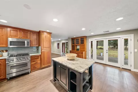 Kitchen - 20380 Tailblock Rd, Bend, OR 97702 photo 4 of 5