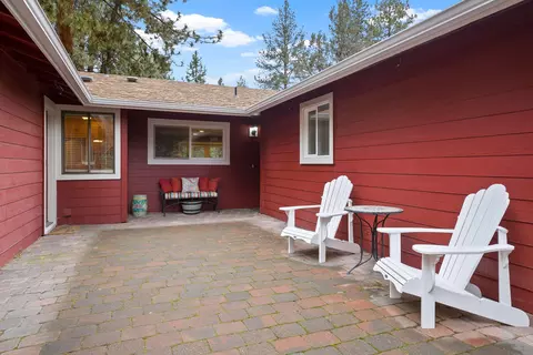 Exterior - 20380 Tailblock Rd, Bend, OR 97702 photo 1 of 9