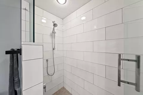 Bath - 20380 Tailblock Rd, Bend, OR 97702 photo 2 of 5