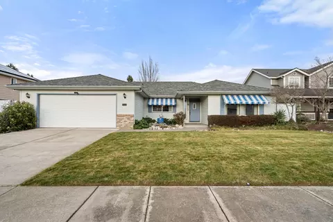 802 Brandon St, Central Point, OR 97502