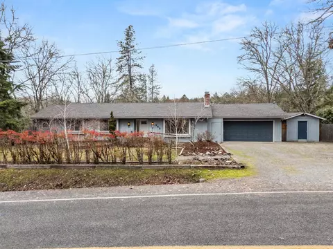262 Lathrop Ln, Grants Pass, OR 97526