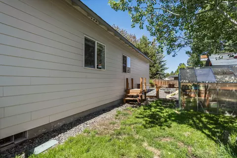 Exterior - 301 SE Springer Ct, Bend, OR 97702 photo 8 of 9