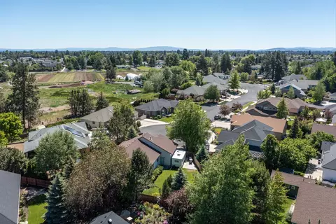 View/Area - 301 SE Springer Ct, Bend, OR 97702 photo 3 of 6