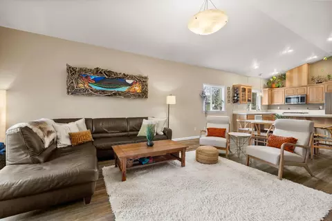 Living - 301 SE Springer Ct, Bend, OR 97702 photo 3 of 4