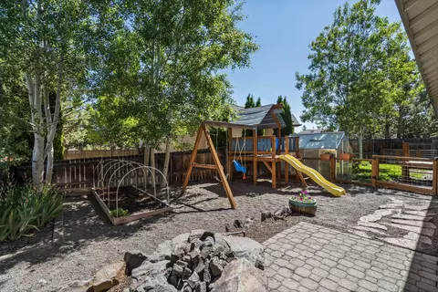 Exterior - 301 SE Springer Ct, Bend, OR 97702 photo 6 of 9