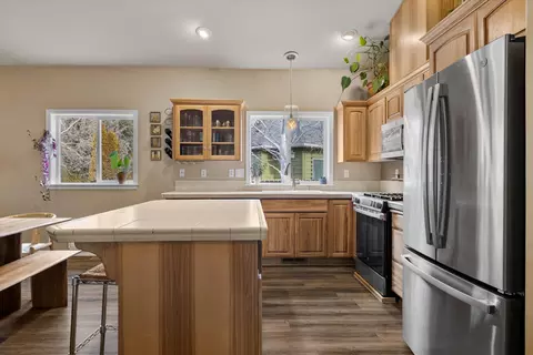 Kitchen - 301 SE Springer Ct, Bend, OR 97702 photo 2 of 2