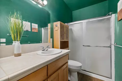 Bath - 301 SE Springer Ct, Bend, OR 97702 photo 3 of 3
