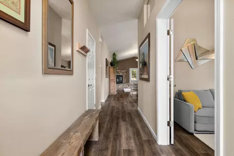 Entry Way - 301 SE Springer Ct, Bend, OR 97702 photo 3 of 4