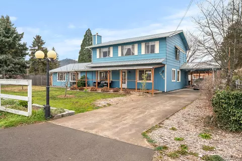 1654 Thomas Rd, Medford, OR 97501