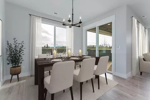 Dining - 3939 NE Oakside Loop, Bend, OR 97701 photo 1 of 2