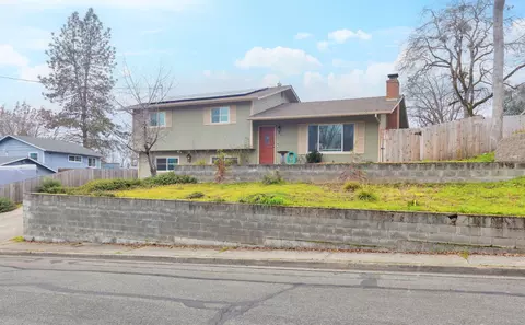 58 SW Western Ave, Grants Pass, OR 97526