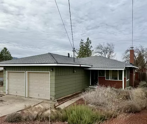 2430 Berkeley St, Klamath Falls, OR 97601