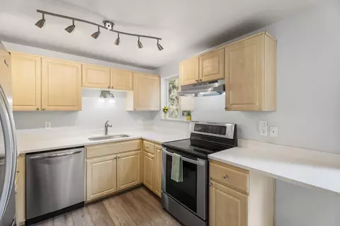 Kitchen - 51440 Jory Rd, La Pine, OR 97739 photo 2 of 4