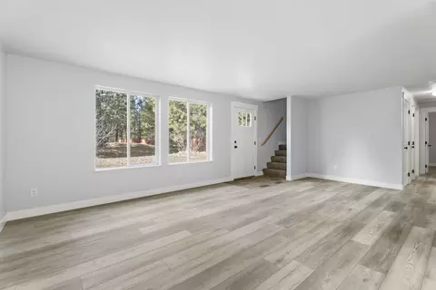 Living - 51440 Jory Rd, La Pine, OR 97739 photo 4 of 5