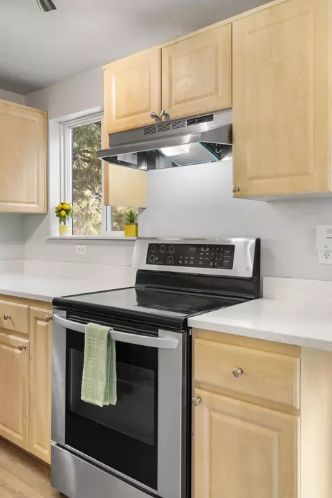 Kitchen - 51440 Jory Rd, La Pine, OR 97739 photo 3 of 4