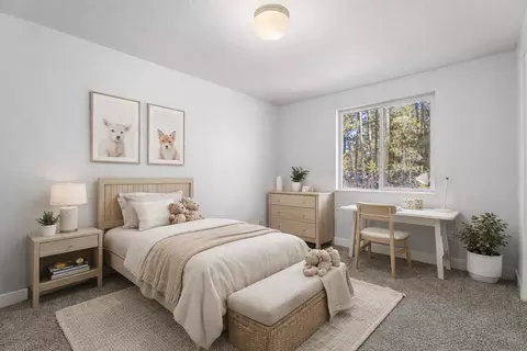 Bedroom - 51440 Jory Rd, La Pine, OR 97739 photo 4 of 9
