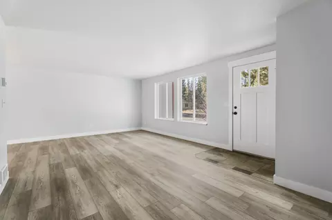 Living - 51440 Jory Rd, La Pine, OR 97739 photo 2 of 5