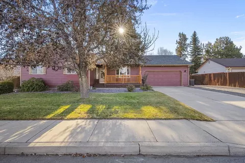 848 NW Negus Ln, Redmond, OR 97756
