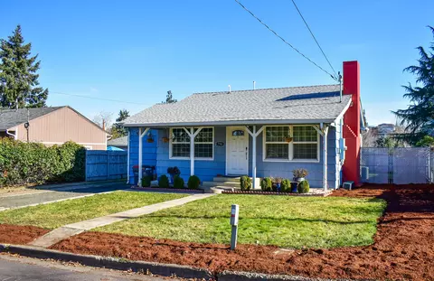 794 N Keene Way Dr, Medford, OR 97504